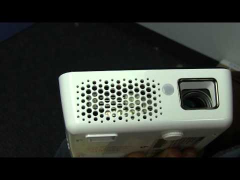 BenQ Joybee GP2 DLP LED HD Mini Projector Unboxing &amp; Demo Linus Tech Tips