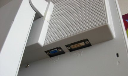 Anschlüsse: DVI und D-Sub