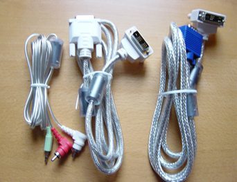Mitgelieferte Kabel