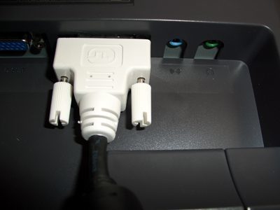 Hyundai L70d Monitor Hyundai L70d Anschluss