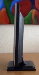 Hyundai L70d Monitor Hyundai L70d Seitlich3