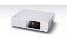 Panasonic stellt neue Beamer Serie PT-F200 vor