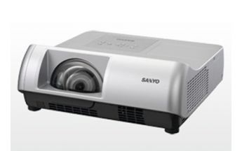 Neue Sanyo-Beamer II: das Weitwinkel-Modell