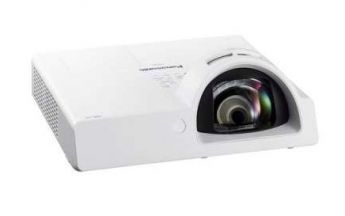 Panasonic PT-ST10 – neuer Kurzdistanz-Beamer für den Bildungsmarkt