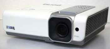 Benq W1000 2 Beamer Vorne R