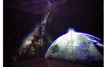 ISE 2011: Sharp überrascht mit überdimensionalem TFT-Würfel