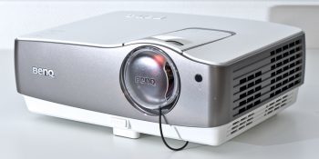 Benq W1200 Beamer Vorne R