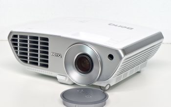 Benq W1060 Beamer Vorne R