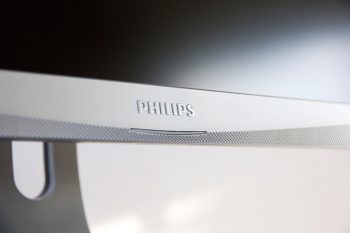 Philips 241p4qryes Monitor IMG 4158Logofront