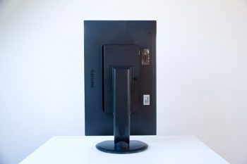 Philips 241p4qryes Monitor IMG 4333Pivothintenneu