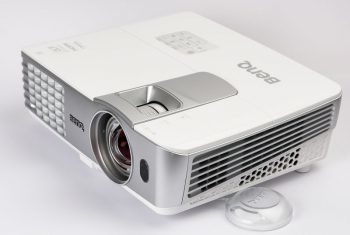 Benq W1080st 2 Beamer Ansicht Links