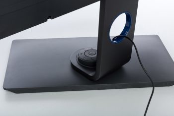 Kabel verlegt durch Kabelführung