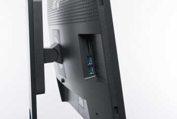 USB-Hub und Speicherkartenleser seitlich