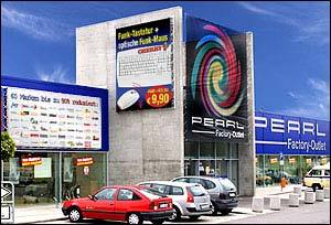Pearl Outlet in Auggen bei Mülheim direkt an der B 3 (Foto: Pearl)
