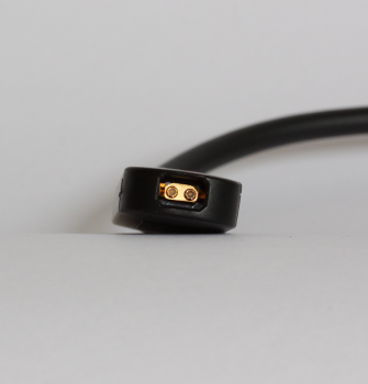Auch zu den Tastspitzen sind die Miniatur-koaxial-Anschlüsse im Gehäuse versenkt