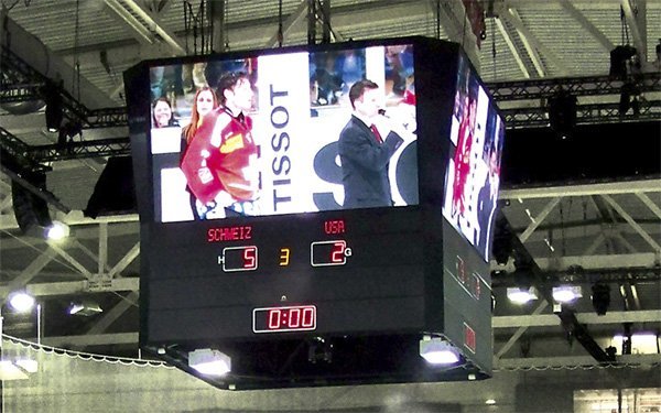 LED Videowürfel Eishockey-Arena Kloten
