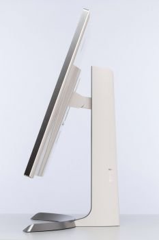 Monitor seitlich mit maximaler Neigung nach hinten