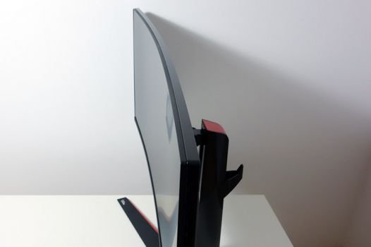 Dezente Wölbung des Displays beim LG 34UC89G-B