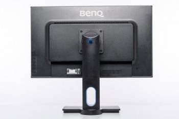 Ansicht des BenQ PD2700Q von hinten in der höchsten Stellung