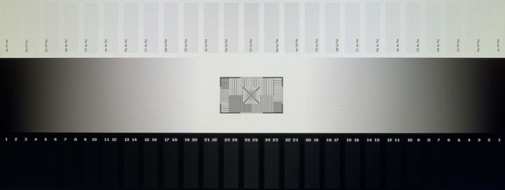 Graustufendarstellung des LG 27QD58P-B