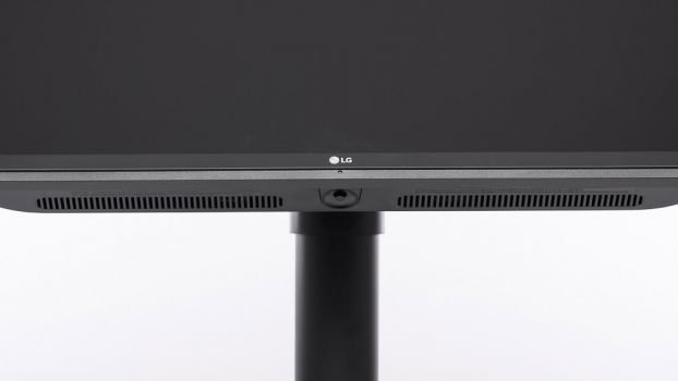Die eingebauten Stereo-Lautsprecher des LG 27QD58P-B mit je 1,2 Watt für Systemklänge