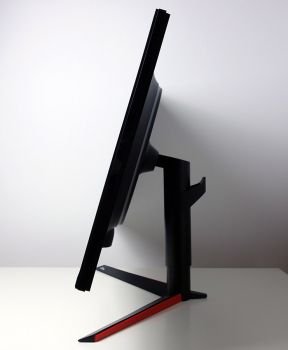 Neigungswinkel des Displays von bis zu 14 Grad nach hinten