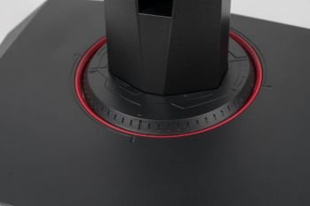 Auch das Design des Fußes ist gelungen und setzt Farbakzente