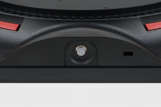 Das OSD-Menü wird durch einen Fünf-Wege-Joystick gesteuert