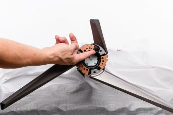 Fixierung des Fußes mit Flügelschraube