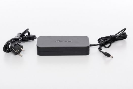 Relativ großes Netzteil für ordentlich Power