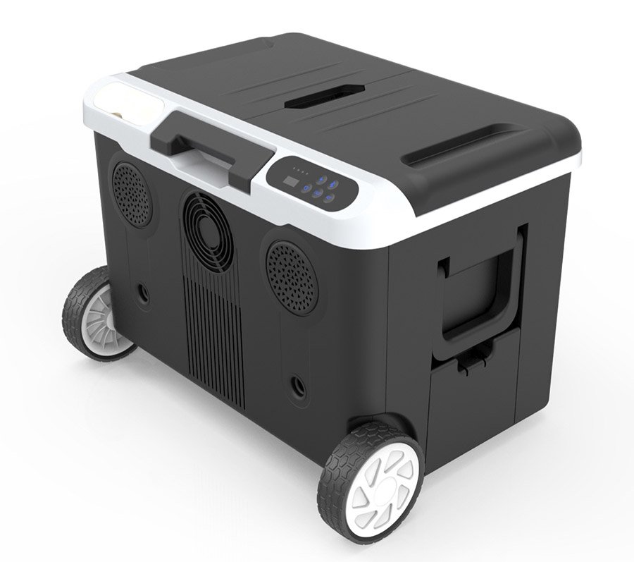 Die RealPower BeachBox“ ist Kühlbox, Bluetooth-Speaker und Solar-Ladestation  in einem – Camping Family