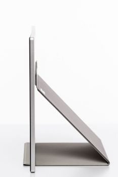 Ansicht seitlich des AOC I1601FWUX mit Smart-Cover