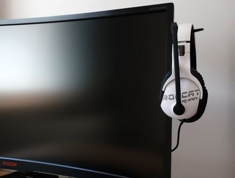 Headset-Halterung des AOC AG352UCG6