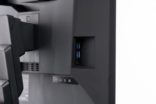 Seitlicher Erker am Displaygehäuse mit 2 x USB 3.0 und Audio out