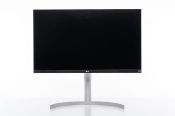 Ansicht des LG 27UK850-W von vorn in der höchsten Stellung