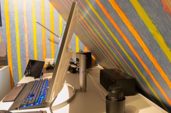 Die mögliche Neigung nach hinten ist größer: Offiziell sind das 15° und im Normalfall mehr als genug