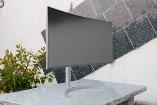Der Aufbau ist schnell erledigt. Anschließend wird man mit einer beeindruckenden Erscheinung belohnt