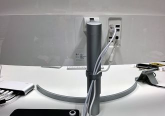 Egal wie es vor dem Monitor aussieht. Dahinter herrscht so jedenfalls Ordnung