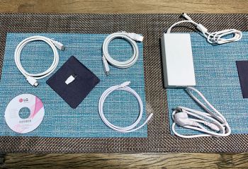 Vorbildlicher Lieferumfang, endlich mal nicht noch schnell ein Kabel kaufen müssen!