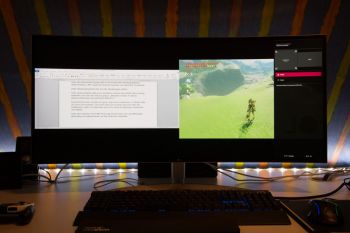 Das Seitenverhältnis lässt sich für jedes Signal einzeln einstellen. Leider bleibt die Einstellung beim PC-Signal (links) ohne Effek