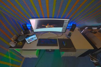 Als Arbeitsbiene macht der 38WK95C-W einen fabelhaften Job. Scrollen und Zoomen werden mit ihm zu exotischen Vorgängen