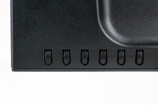 Die Tasten des ViewSonic VX2458-mhd für das OSD-Menü befinden sich auf der Rückseite
