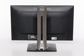 Ansicht Monitor von hinten in der niedrigsten Stellung