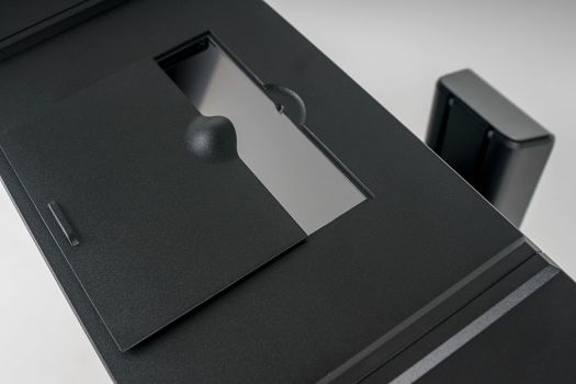 Kalibrierfenster mittig der Oberseite der Lichtschutzblende