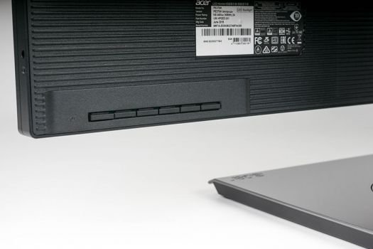 Die Bedientasten auf der Displayrückseite sind schlecht voneinander abgegrenzt