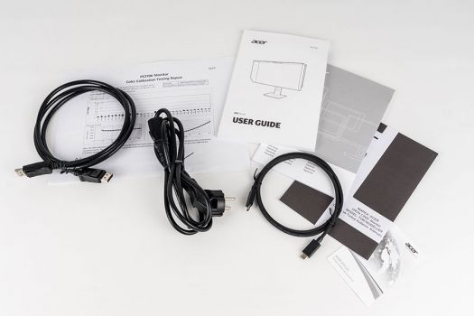Das Zubehör des Acer PE270K umfasst ein Handbuch in gedruckter Form