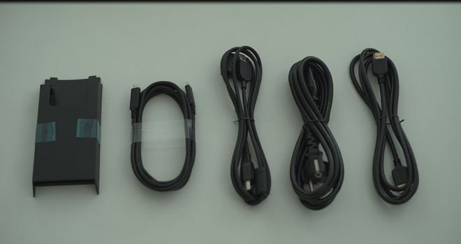 Der Lieferumfang beinhaltet hochwertige Kabel