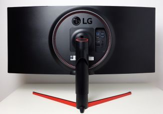 Rückseite des LG 34GK950G-B mit kreisförmiger LED-Beleuchtung