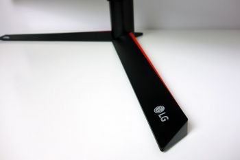 LG Hersteller-Branding auf dem Standfuß