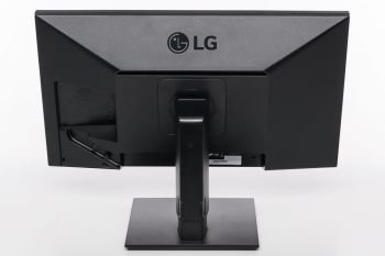 LG 24CK550W-3A Ansicht hinten in der niedrigsten Stellung